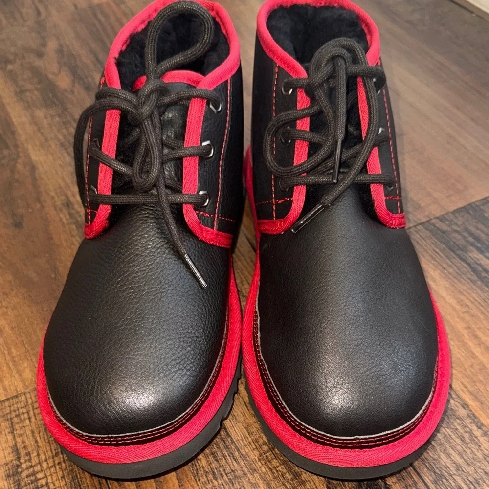 UGG Men's Neumel leather Chukka Boots black and red